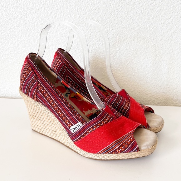 Toms Lina Red Canvas Embroidered Wedges Size 8.5 - Picture 2 of 7